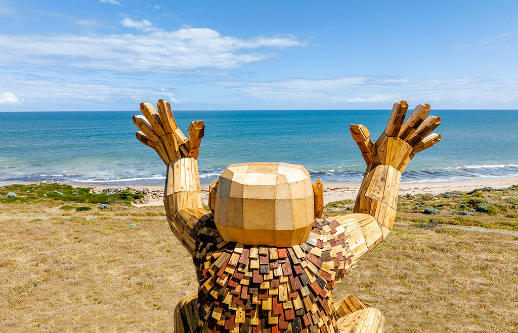 Giants of Mandurah by Thomas Dambo - Halls Head