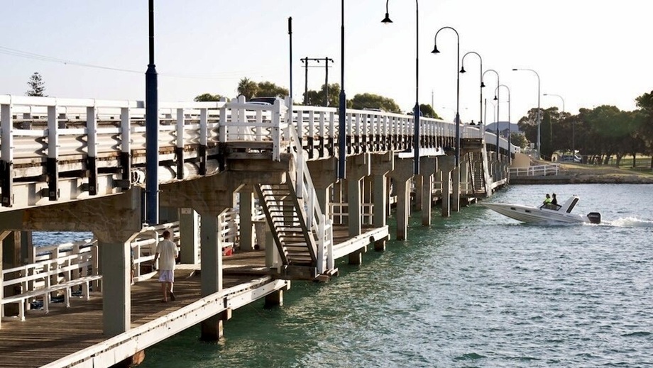 A photo of old Mandurah bridge before it was replaced.